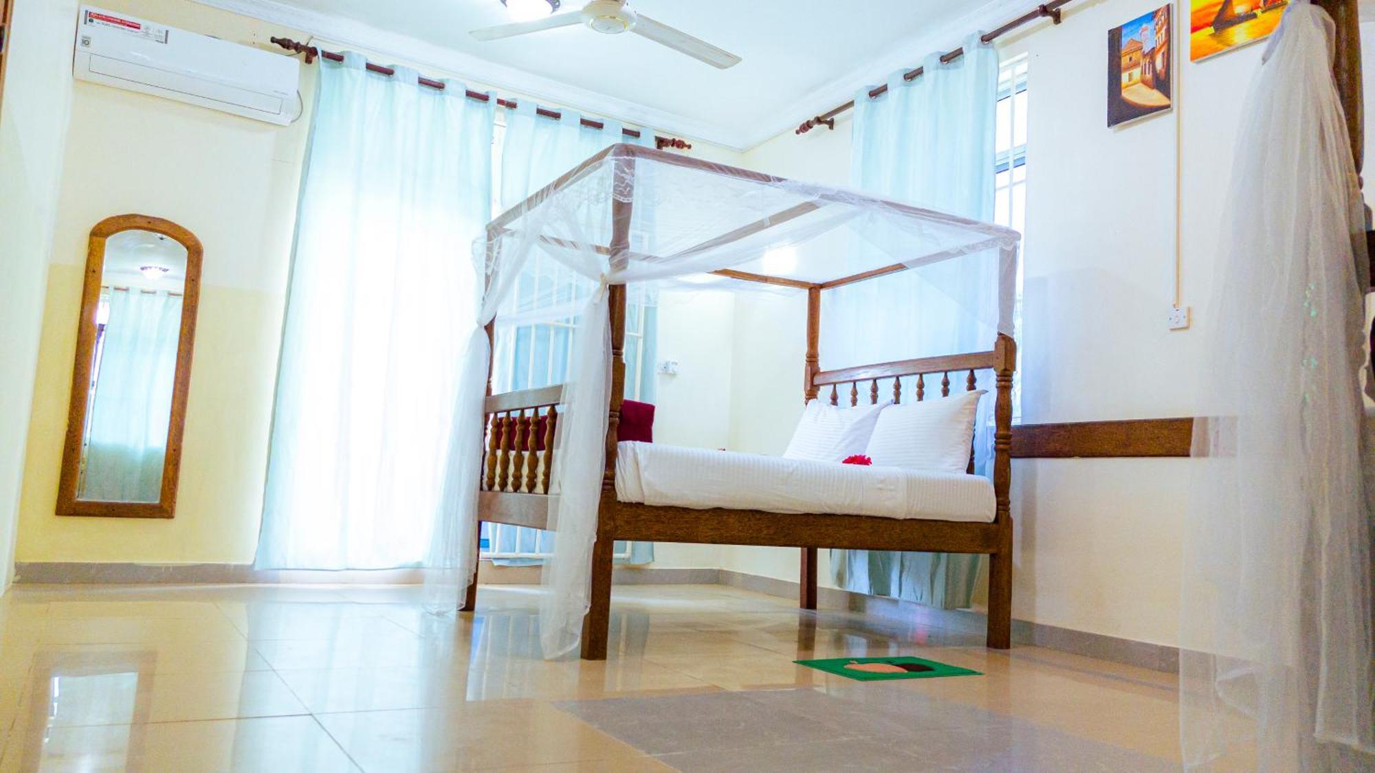 Sands Inn Hotel Pwani Mchangani Exterior foto
