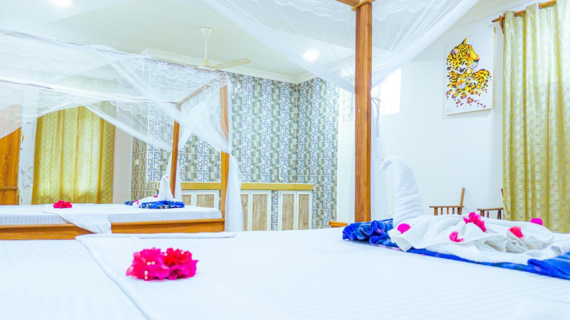 Sands Inn Hotel Pwani Mchangani Exterior foto