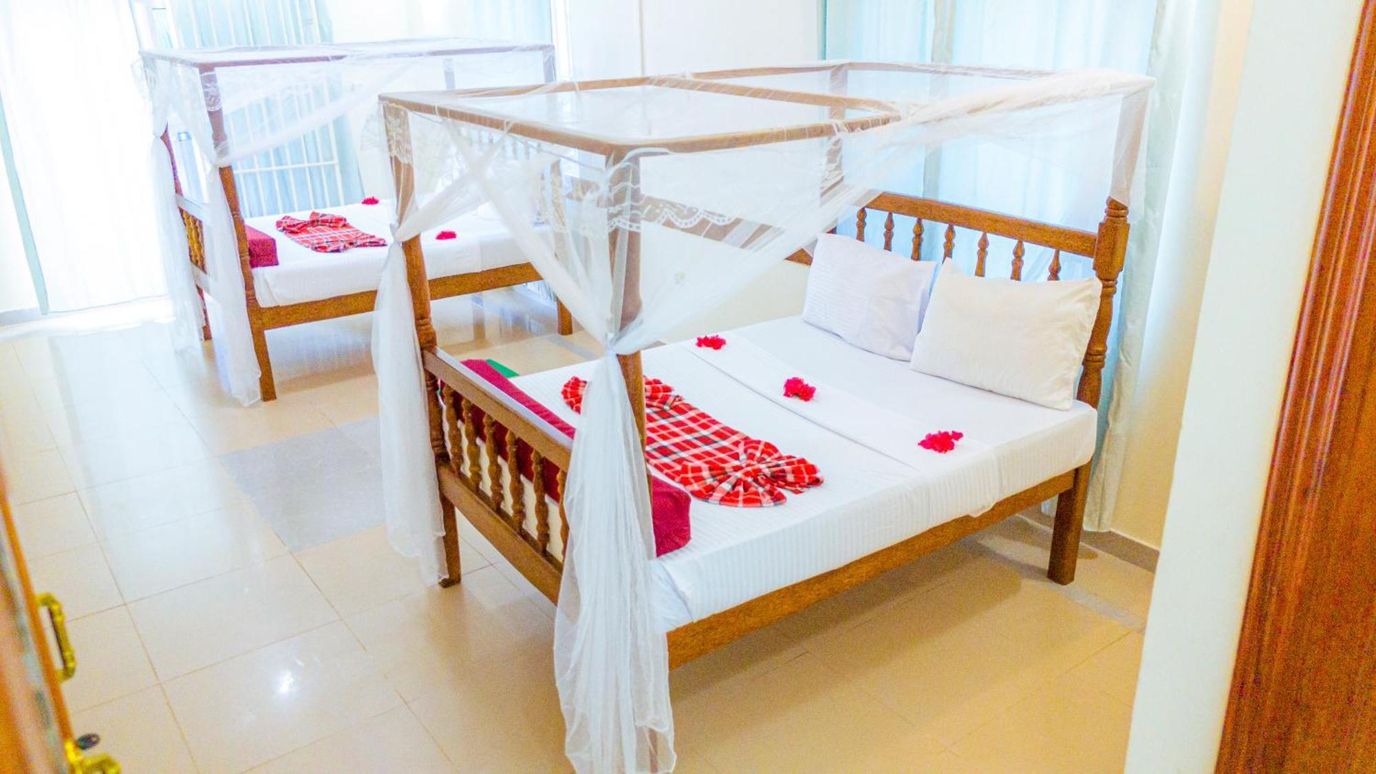 Sands Inn Hotel Pwani Mchangani Exterior foto