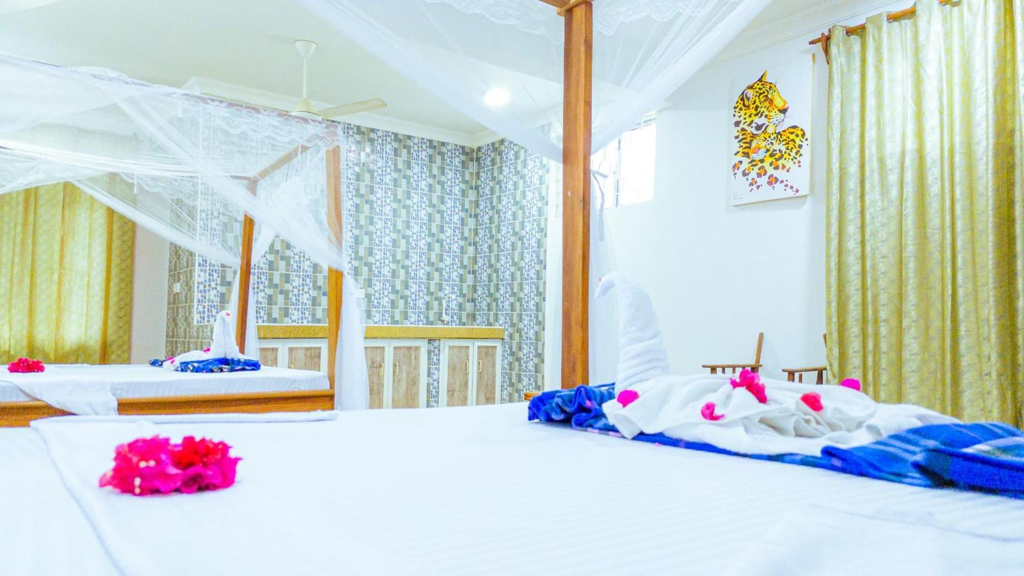 Sands Inn Hotel Pwani Mchangani Exterior foto